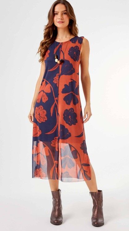 Front seam, sleeveless dress
KATE TULLE MIDI DRESS