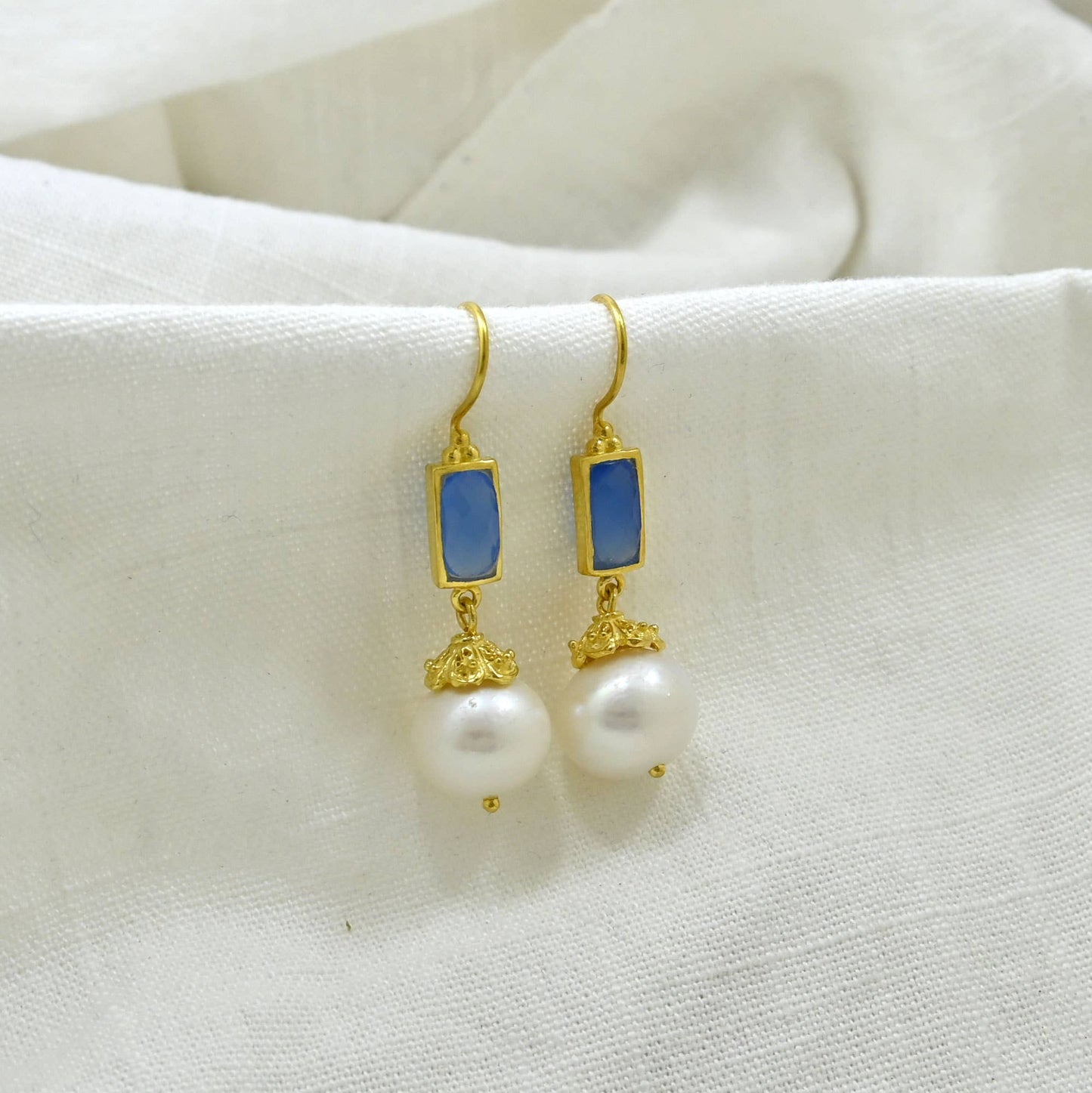 Schmuckoo Berlin - Raha Earring Gold Silver 925 - Pearl & Blue Chalcedony