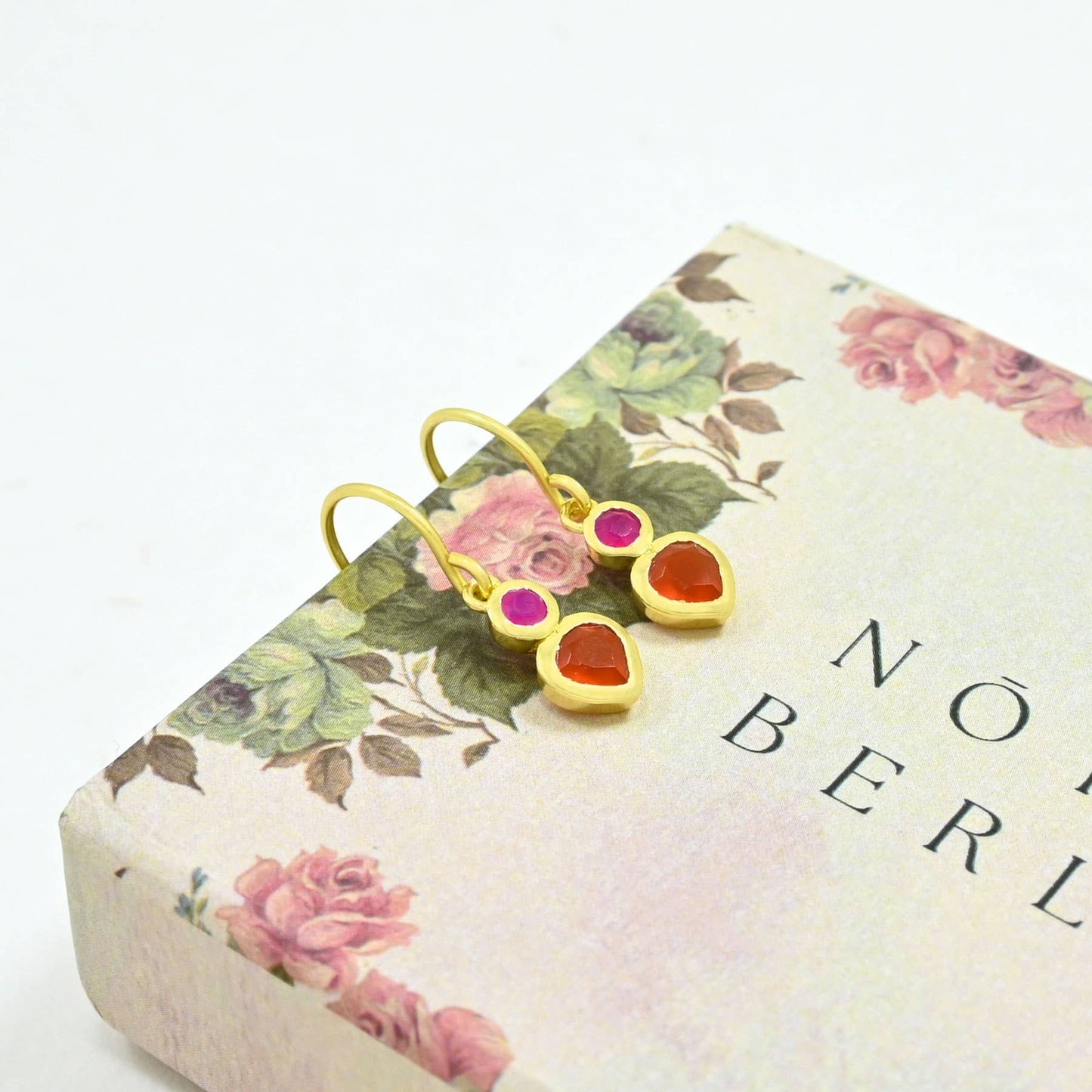 Schmuckoo Berlin - Jazlyn Earring Gold Plated - Carnelian & Pink Fuchsia Onyx