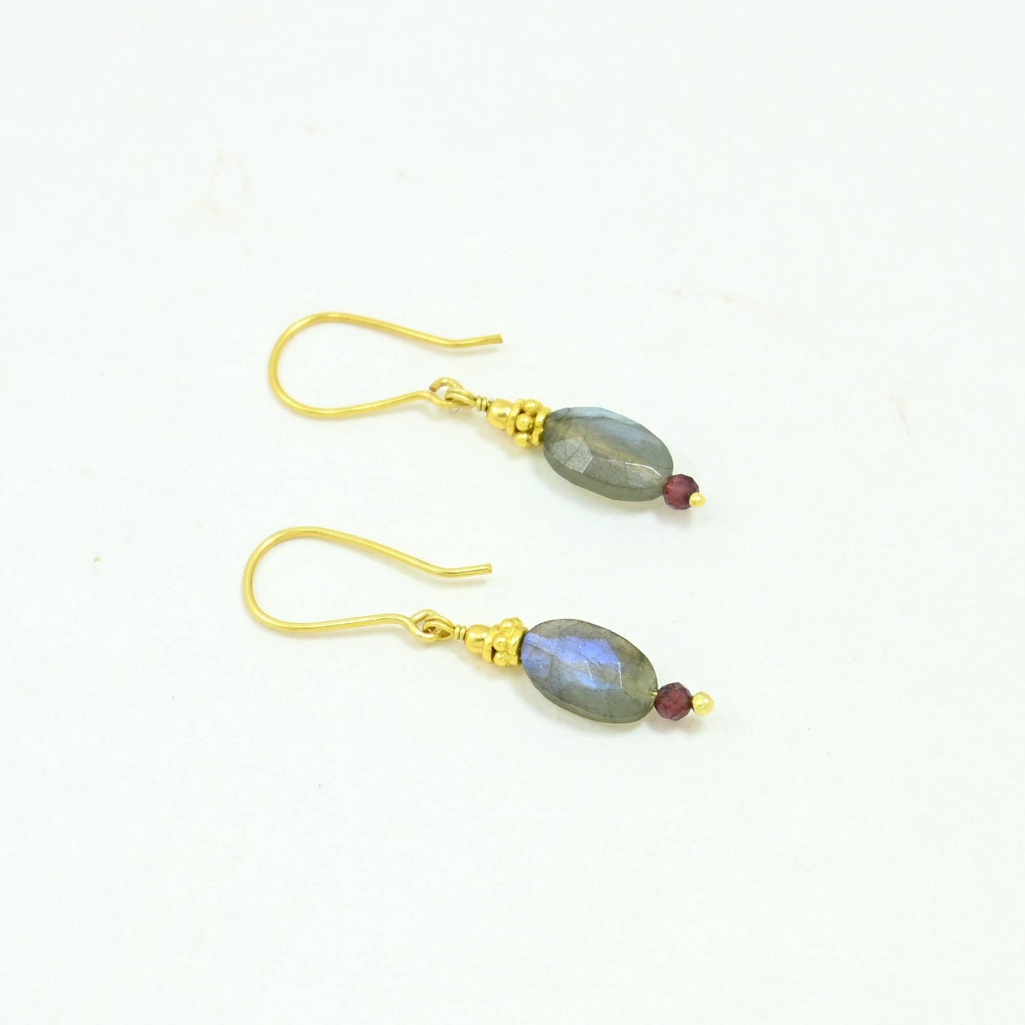 Schmuckoo x Noyre Berlin - Amira Earring Silver 925 - Labradorite & Rhodolite