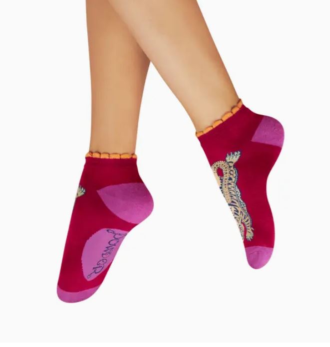 Powder Design inc - US - Ladies Trainer Socks - Ikat Tiger - Fuchsia
