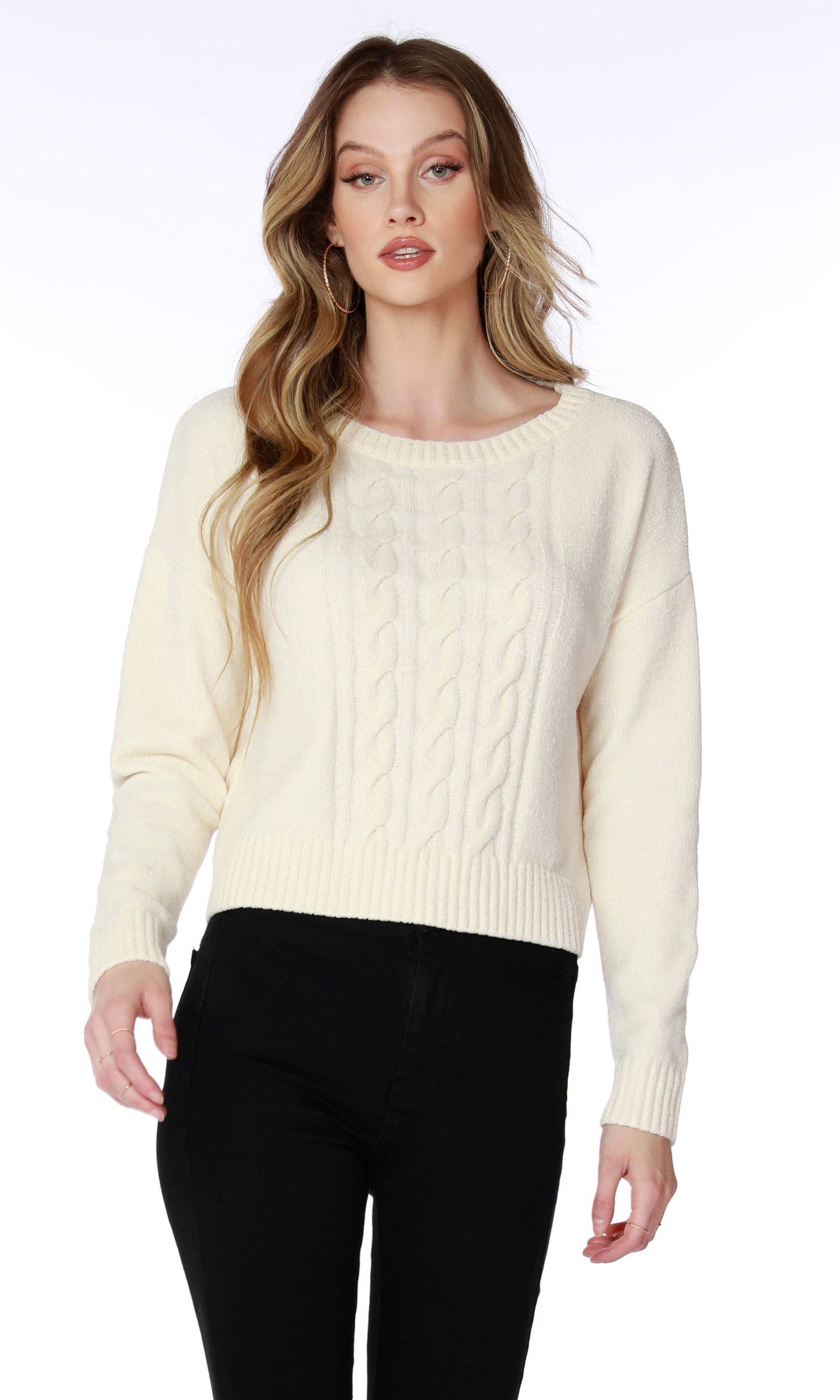 CREW NECK LARGE CABLE SWEATER