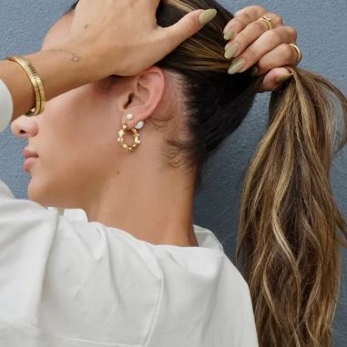 Nicoletta Pearl Hoop Earring