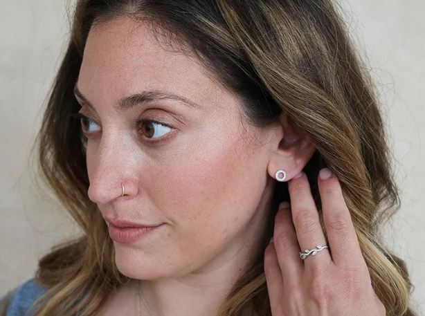 DIAMOND SEALED WITH A KISS STUD EARRINGS