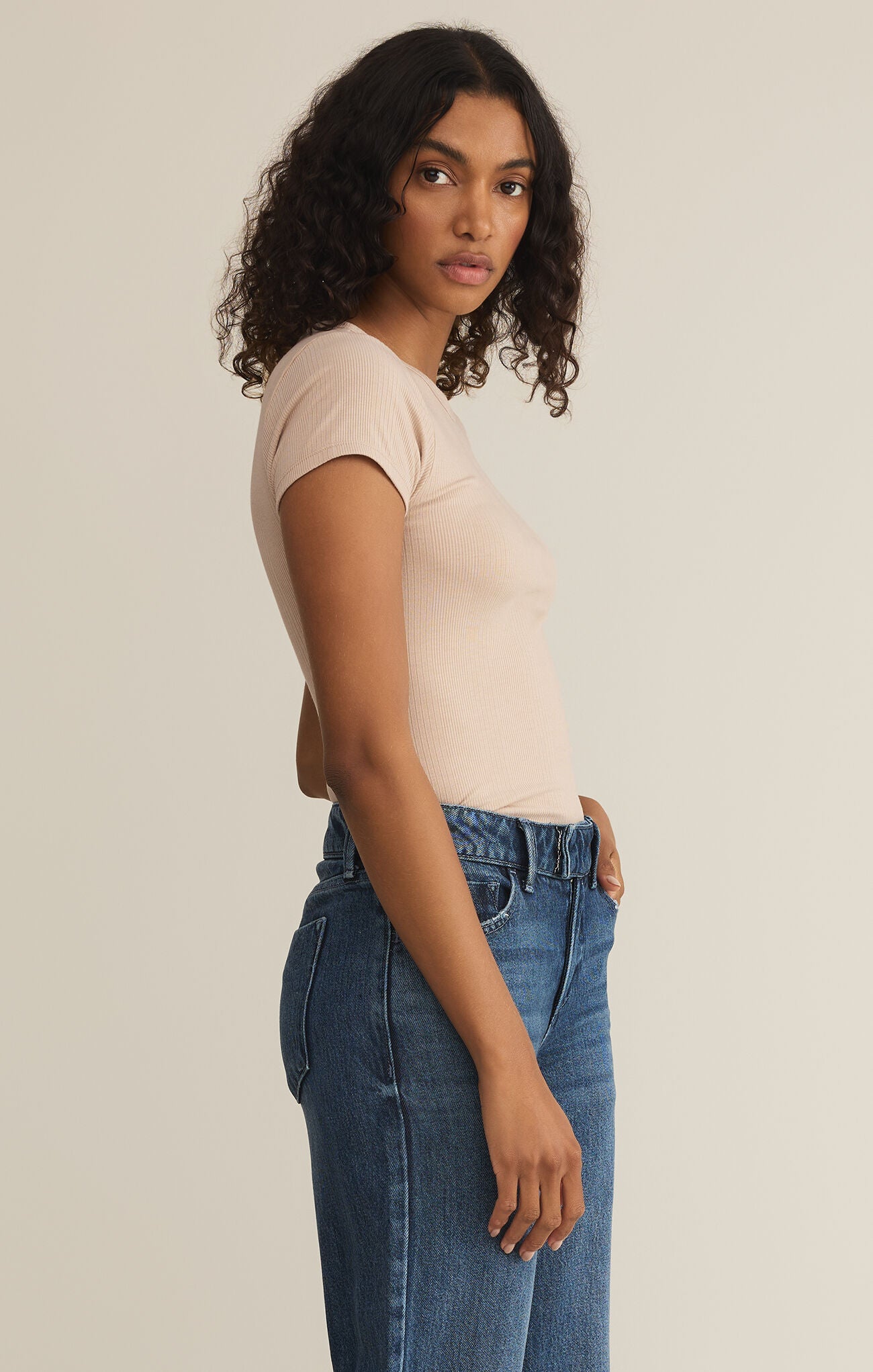AVERY TEE