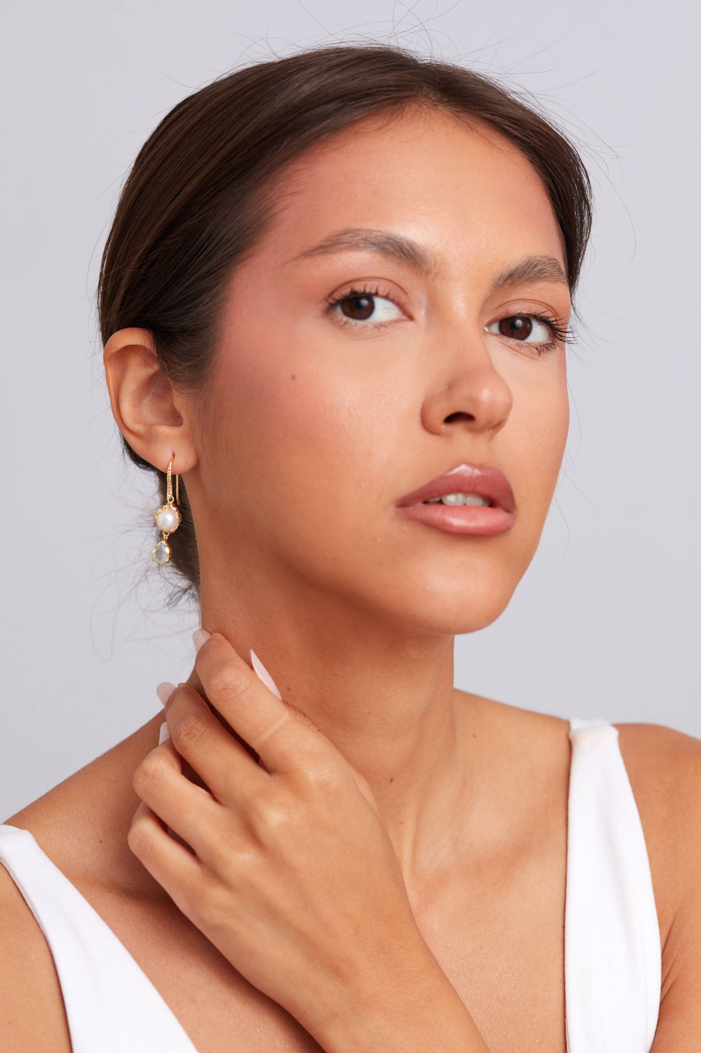 Schmuckoo Berlin - Nerina Earring Gold Plated - Pearl & Aquamarine Chalcedony