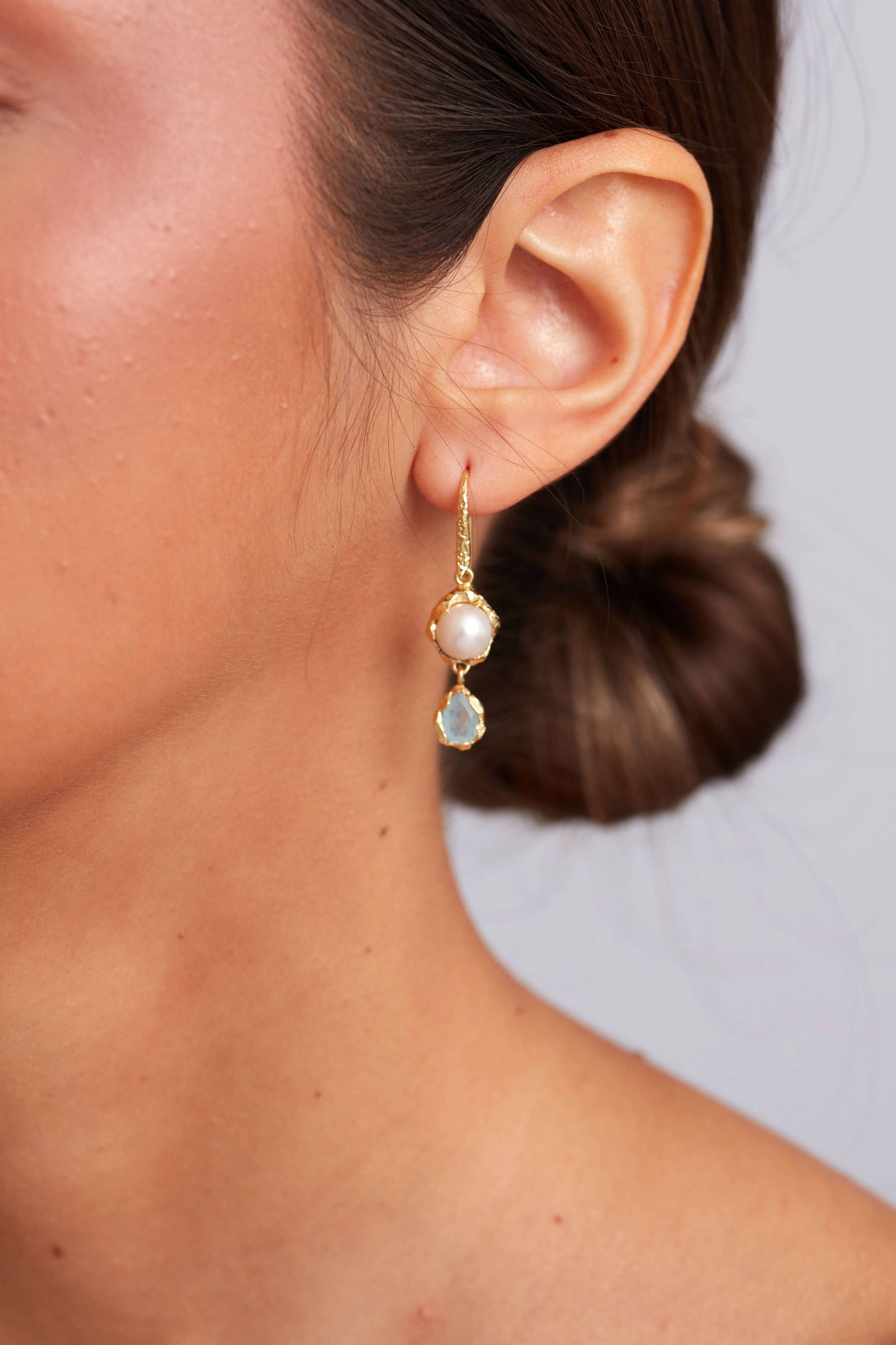 Schmuckoo Berlin - Nerina Earring Gold Plated - Pearl & Aquamarine Chalcedony