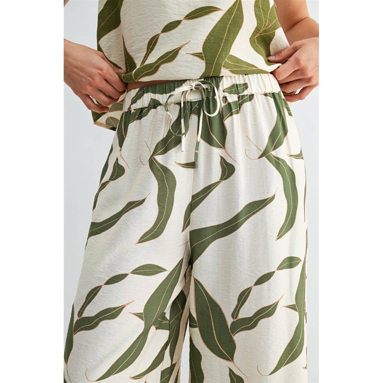 FUN2FUN - LEAF PRINT ELASTIC WAIST WIDE PANTS