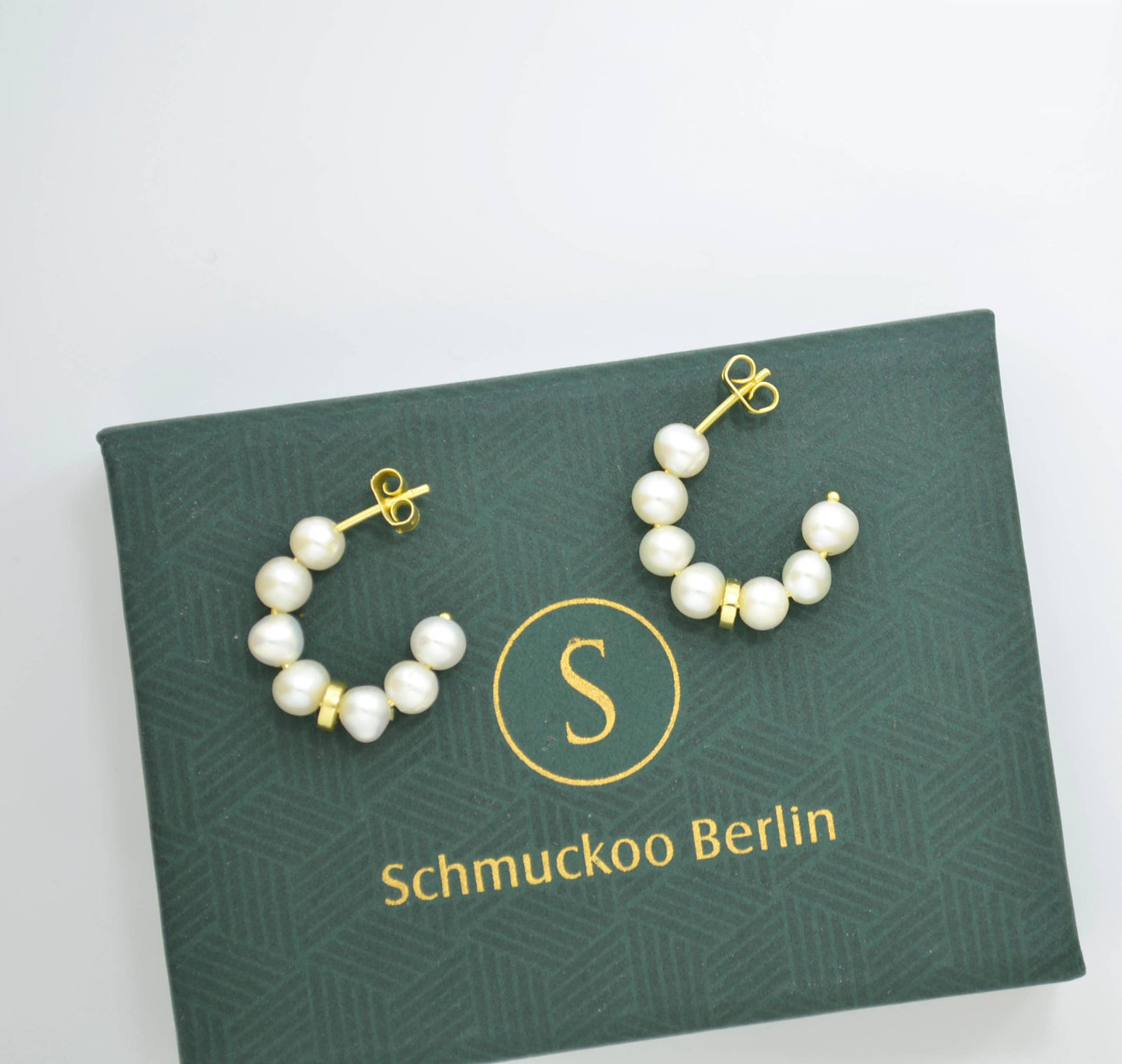 Schmuckoo Berlin - Pearl Gold Plated Hoop Earring
