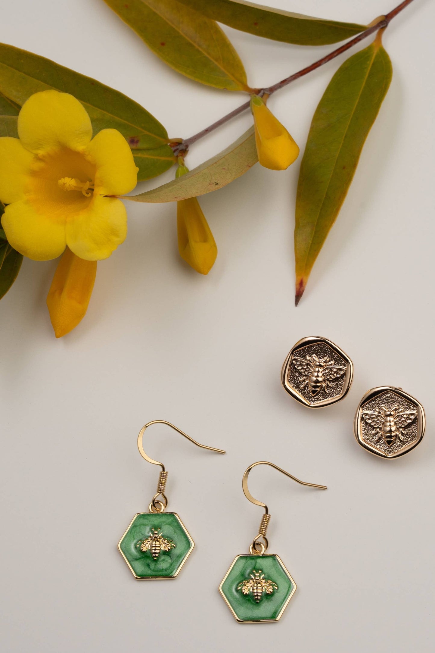 ali & bird jewelry - Green enamel bee earring, gold