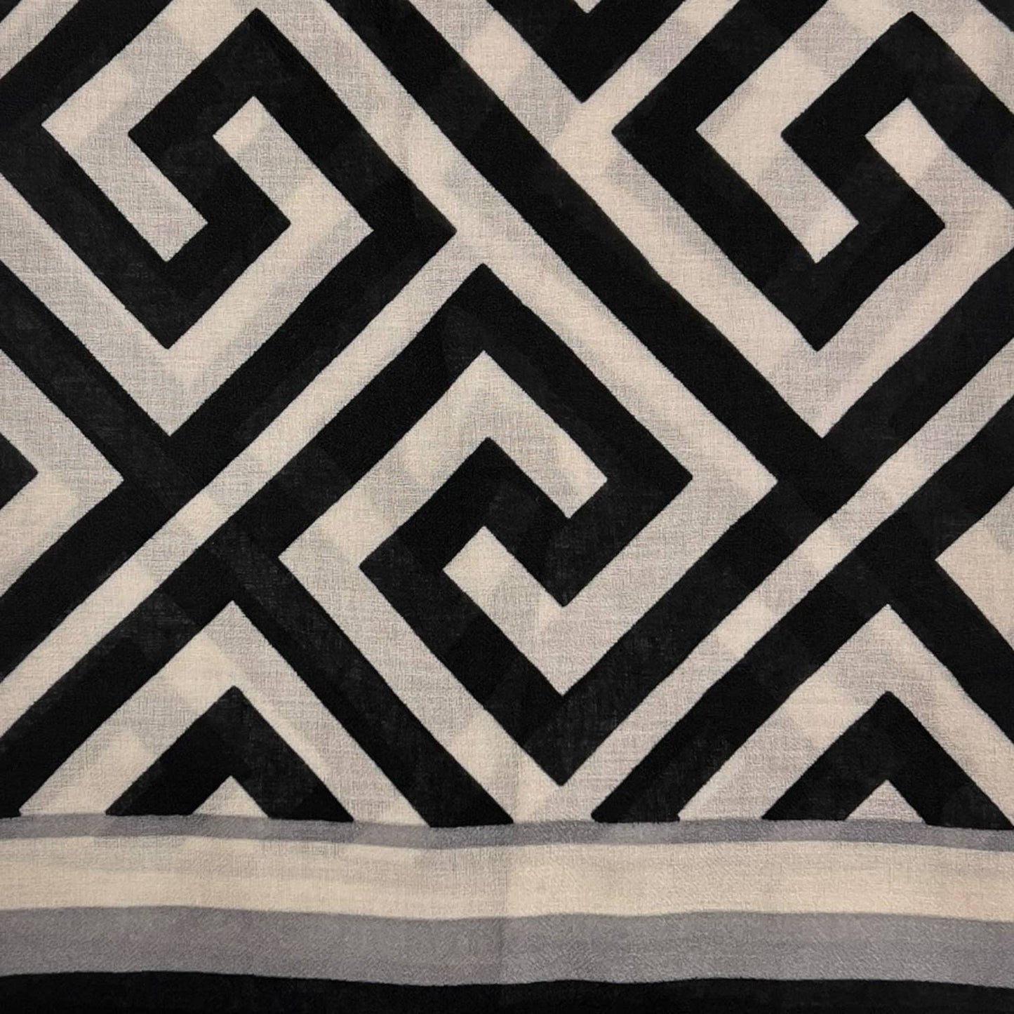 London Scarves - Classic big maze print scarf finished with fringes
