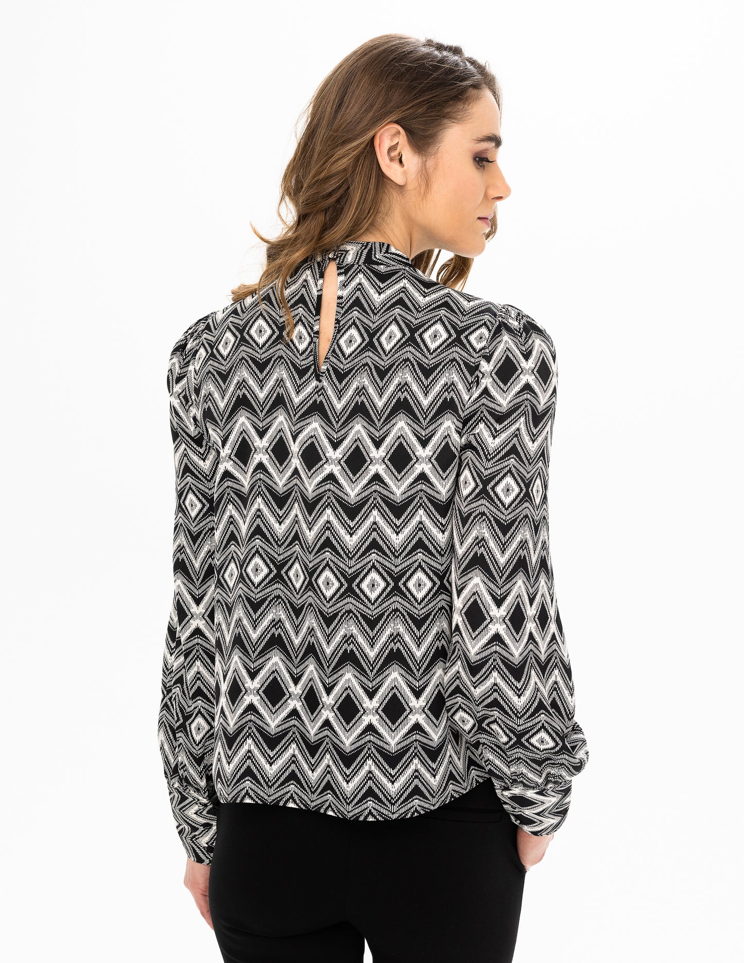 PLEATED HI-NECK BLOUSE