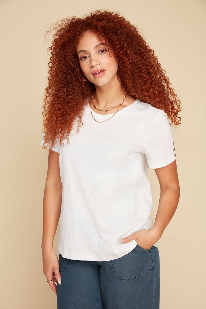 BUTTON DETAIL TEE