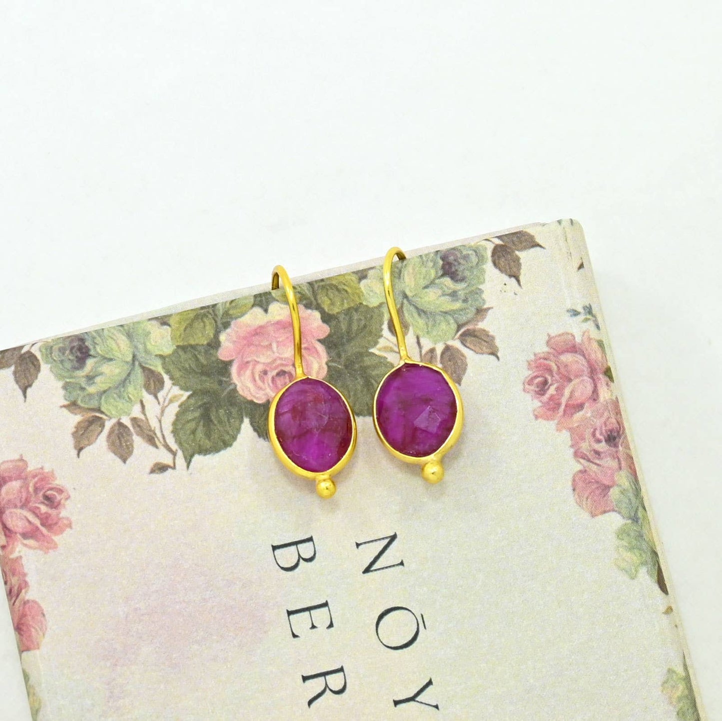 Schmuckoo x Noyre Berlin - Oval Gemstone Earring Gold Plated Silver 925 - Sillimanite
