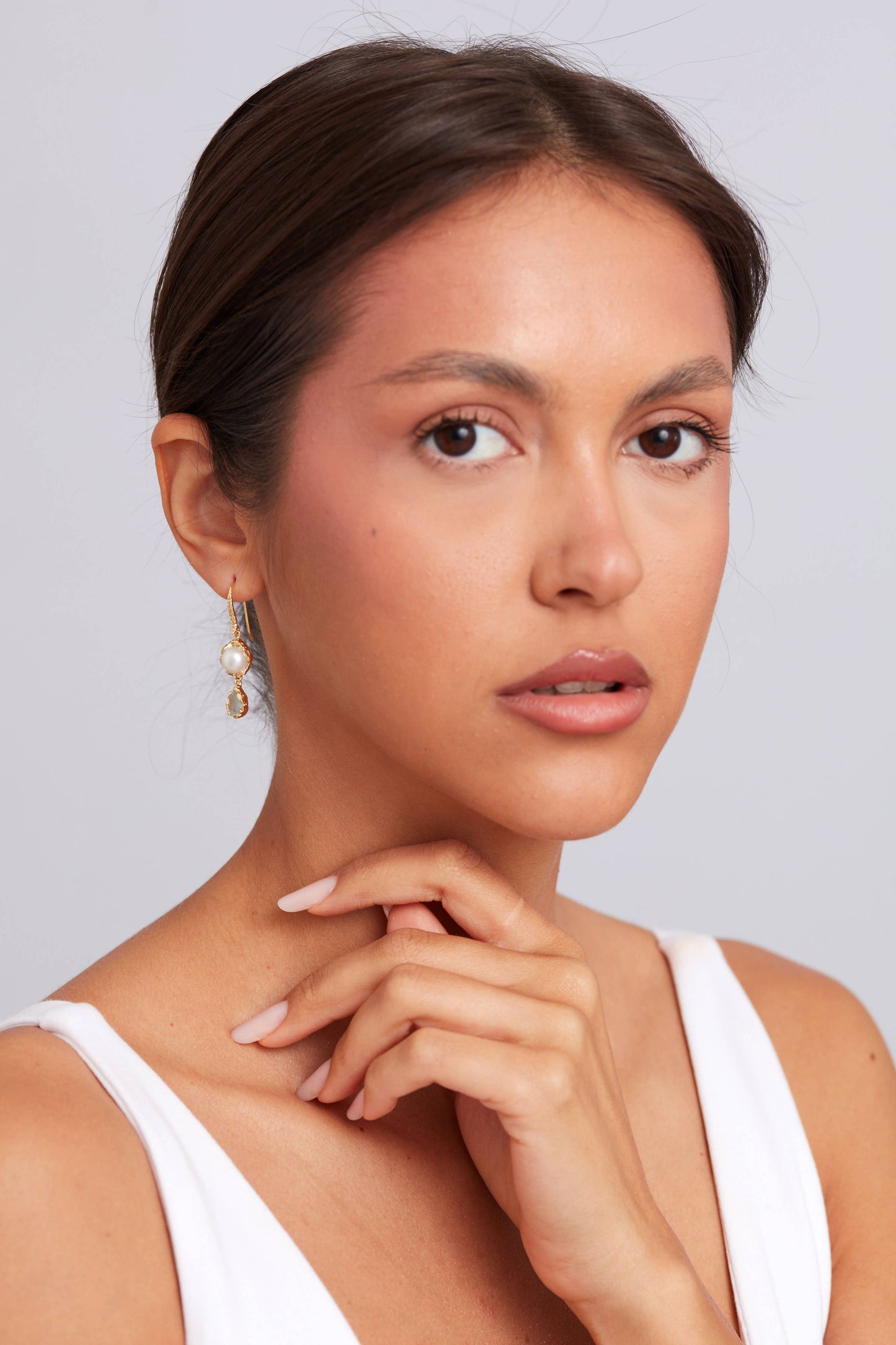 Schmuckoo Berlin - Nerina Earring Gold Plated - Pearl & Aquamarine Chalcedony