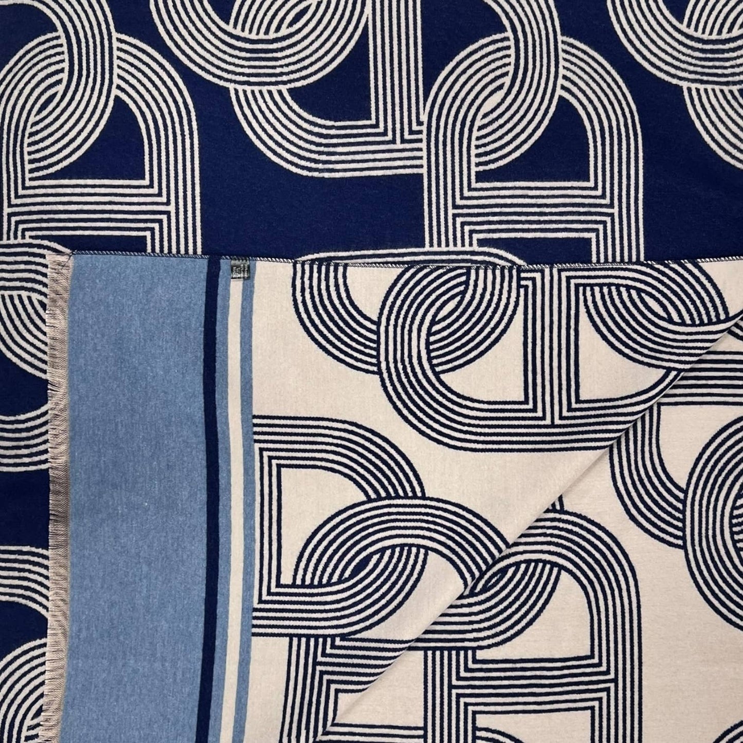 London Scarves - Cashmere blend chain link print