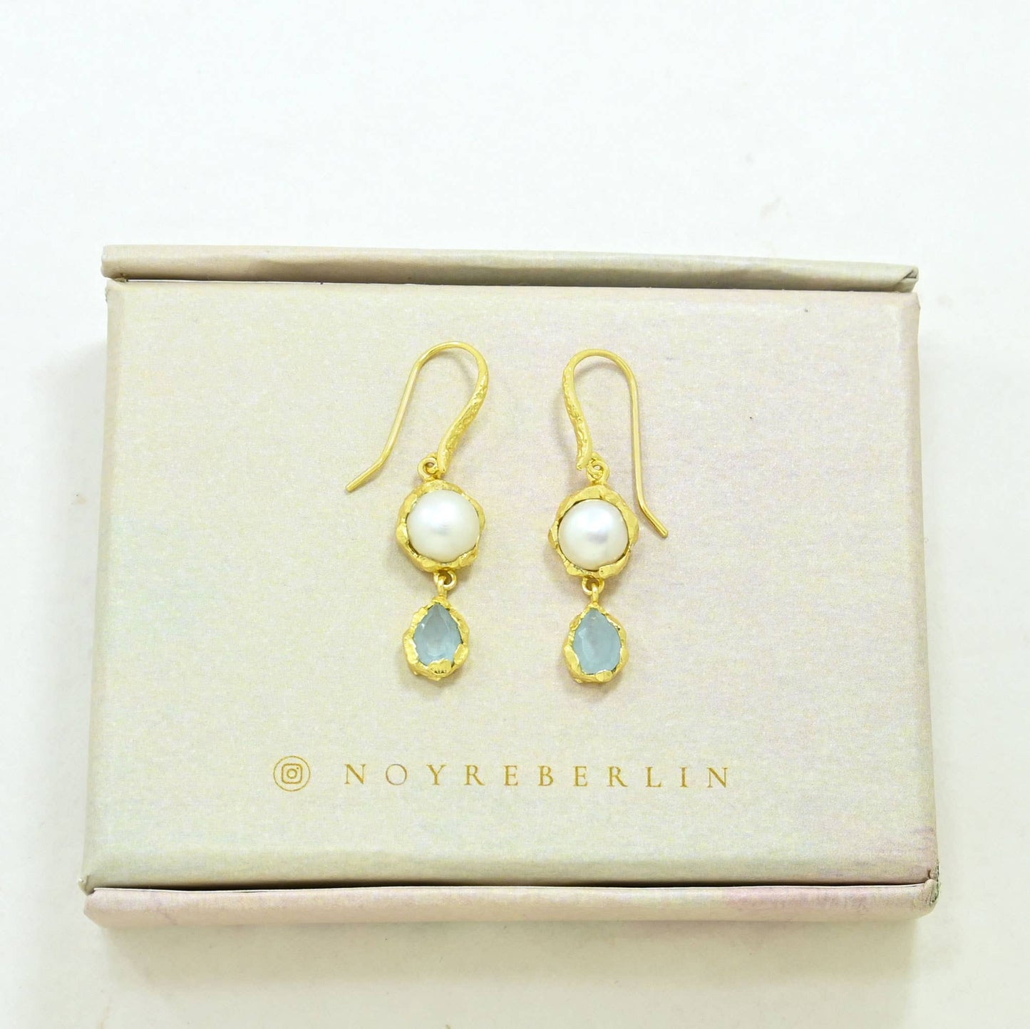 Schmuckoo Berlin - Nerina Earring Gold Plated - Pearl & Aquamarine Chalcedony