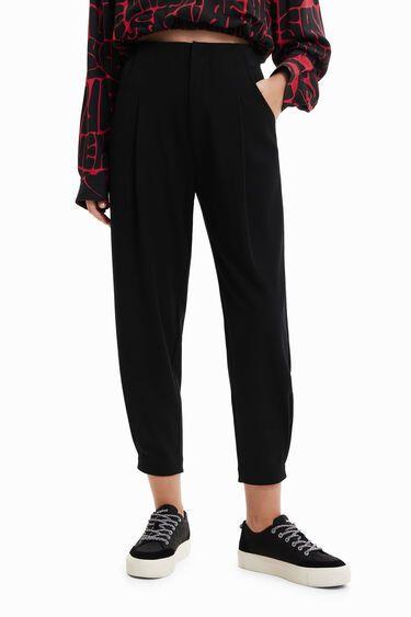 Cropped slouchy trousers