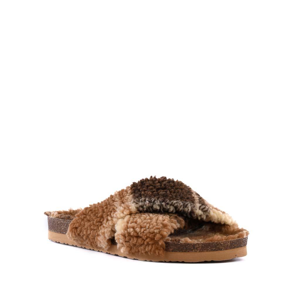 BC Footwear Triumph