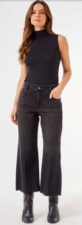 Front seam wide leg crop pants