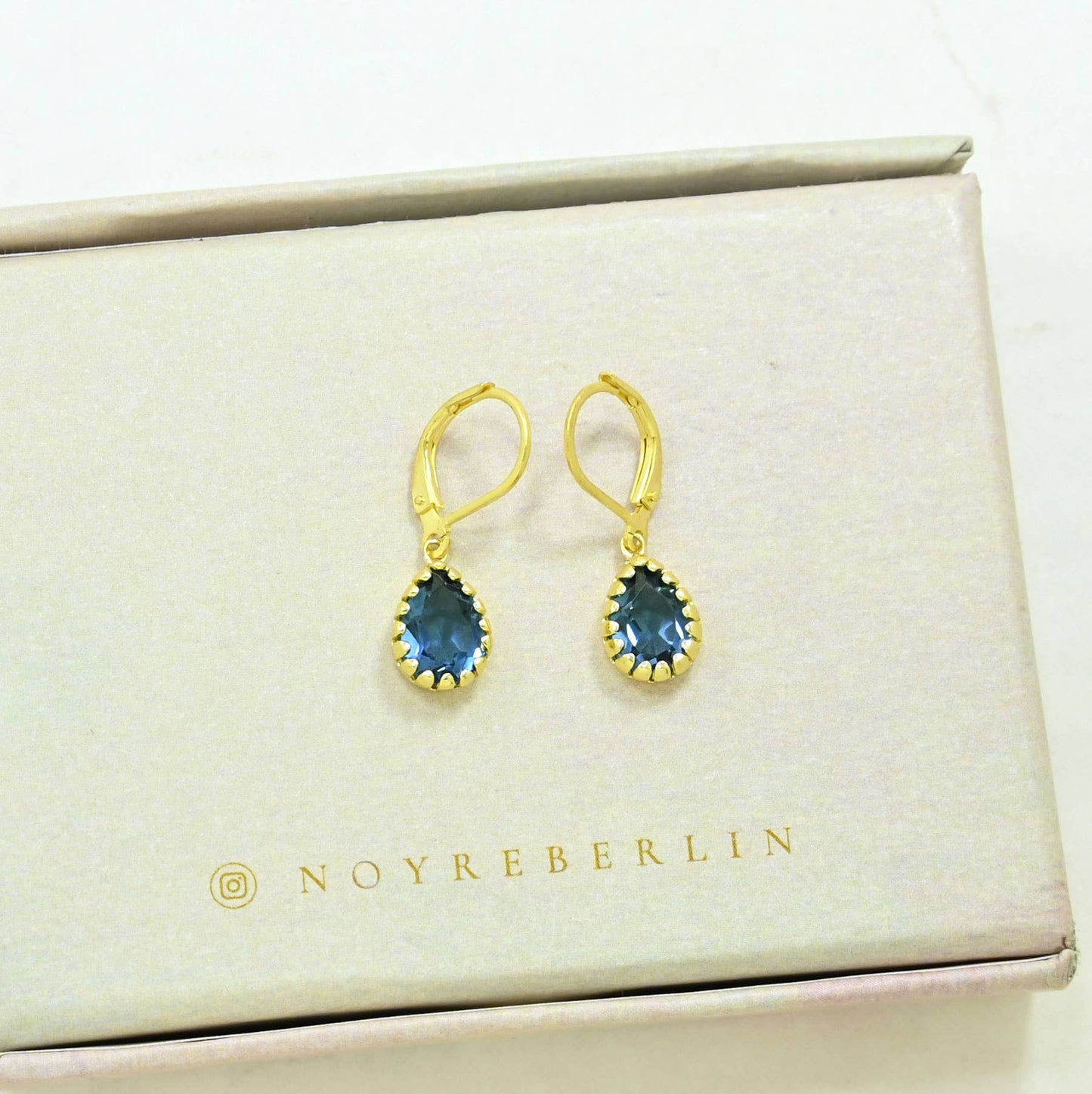 Schmuckoo x Noyre Berlin - Jaydie Earring Gold Plated -  Blue Iolite
