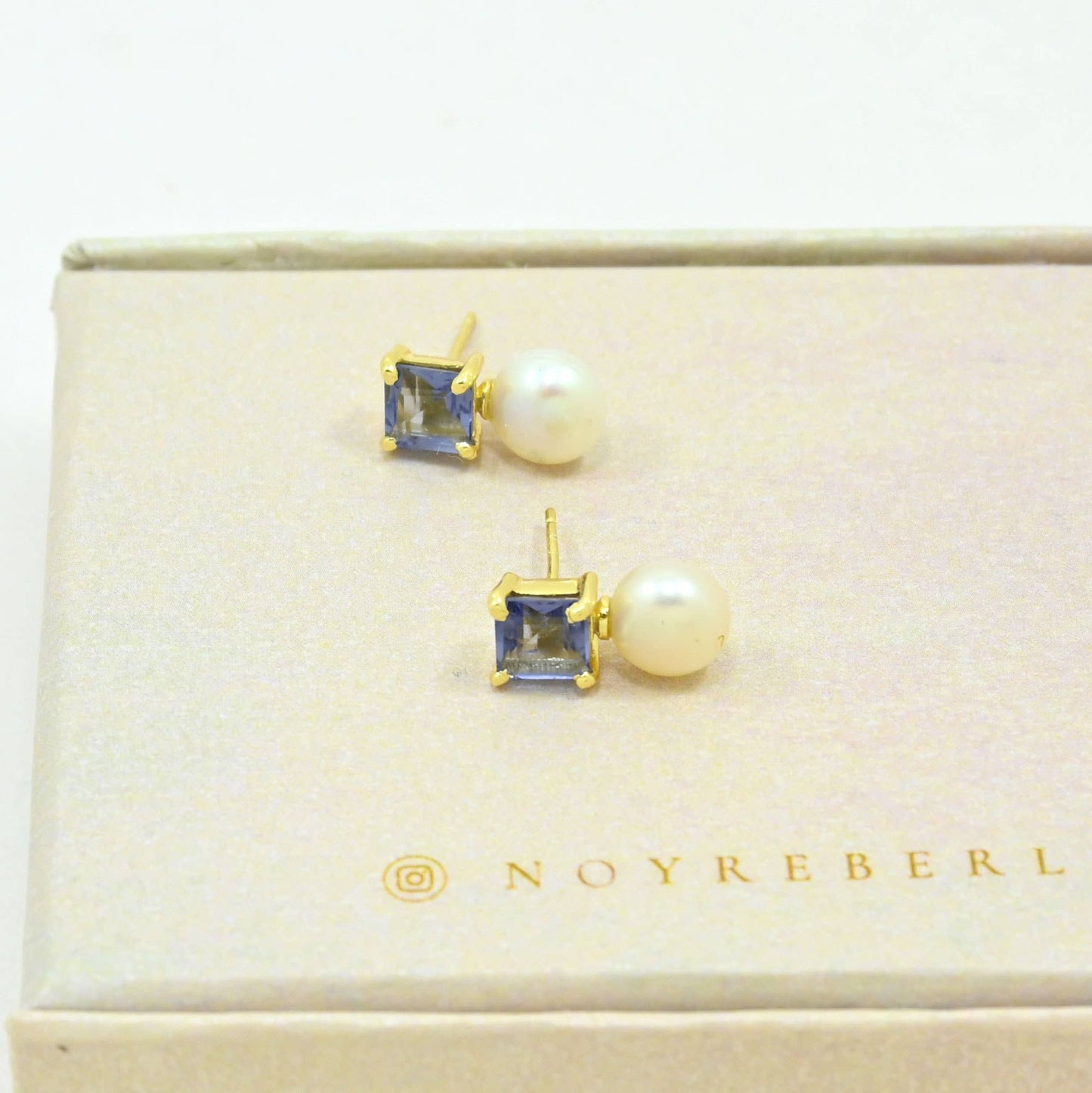 Schmuckoo x Noyre Berlin - Aaliyah Earring Gold Plated - Pearl & Tanzanite
