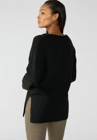 CASUAL COZY V-NECK SWEATER