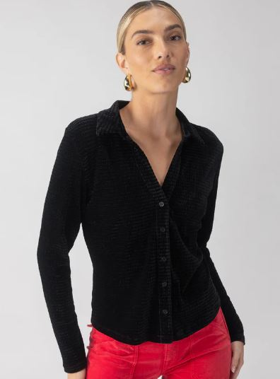 TEXTURED VELVET BUTTON UP