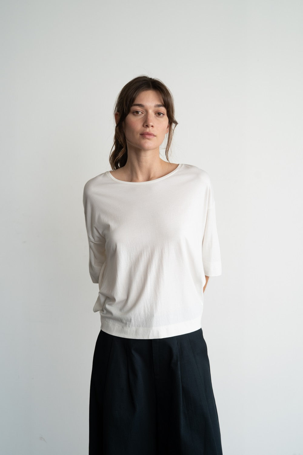EASY FIT SOFT TOUCH ROUND NECK T-SHIRT