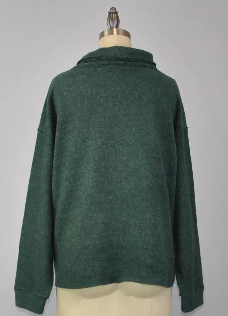 ROLL NECK SWEATER-LIKE TOP