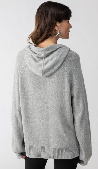 ELEVATED LAYERING HOODIE