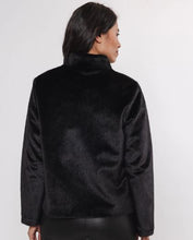 Load image into Gallery viewer, Short faux fur jacket
