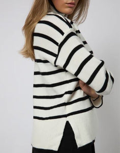 SAILOR TURTLE NECK SWEATER