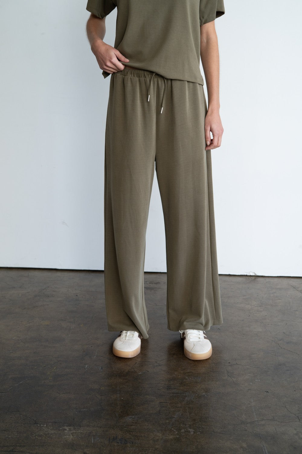 WIDE LEG COMFY PANTS