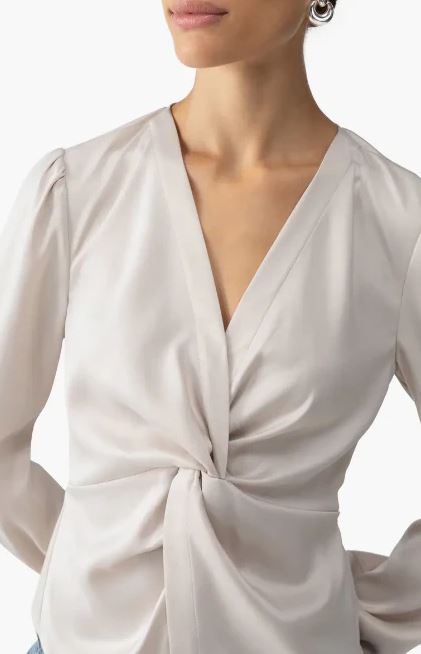 YOU'RE MINE TWIST FRONT TOP