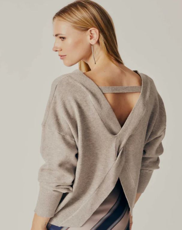 BLOSSOM OPEN BACK SWEATER