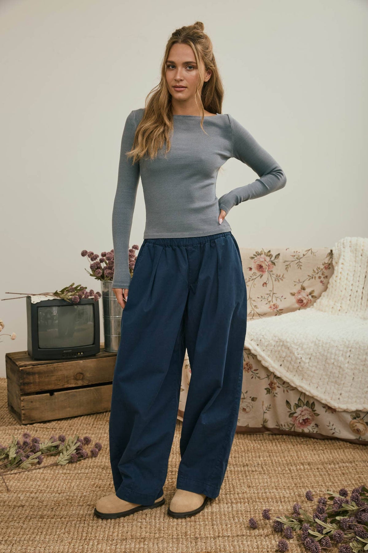 BOAT NECK LONG SLEEVE RIBBED KNIT TOP - Blu Pepper