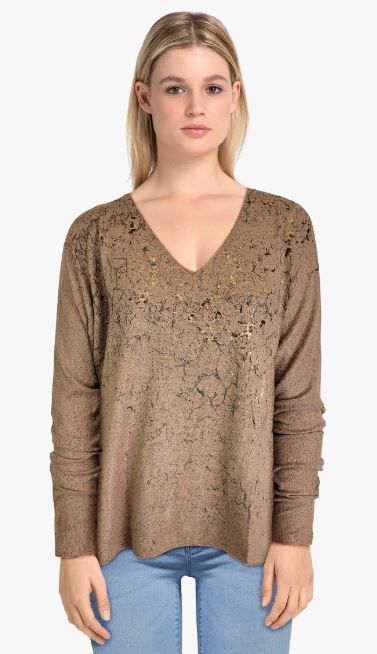 SWEATER-LIKE V NECK FOIL PRINT TOP
