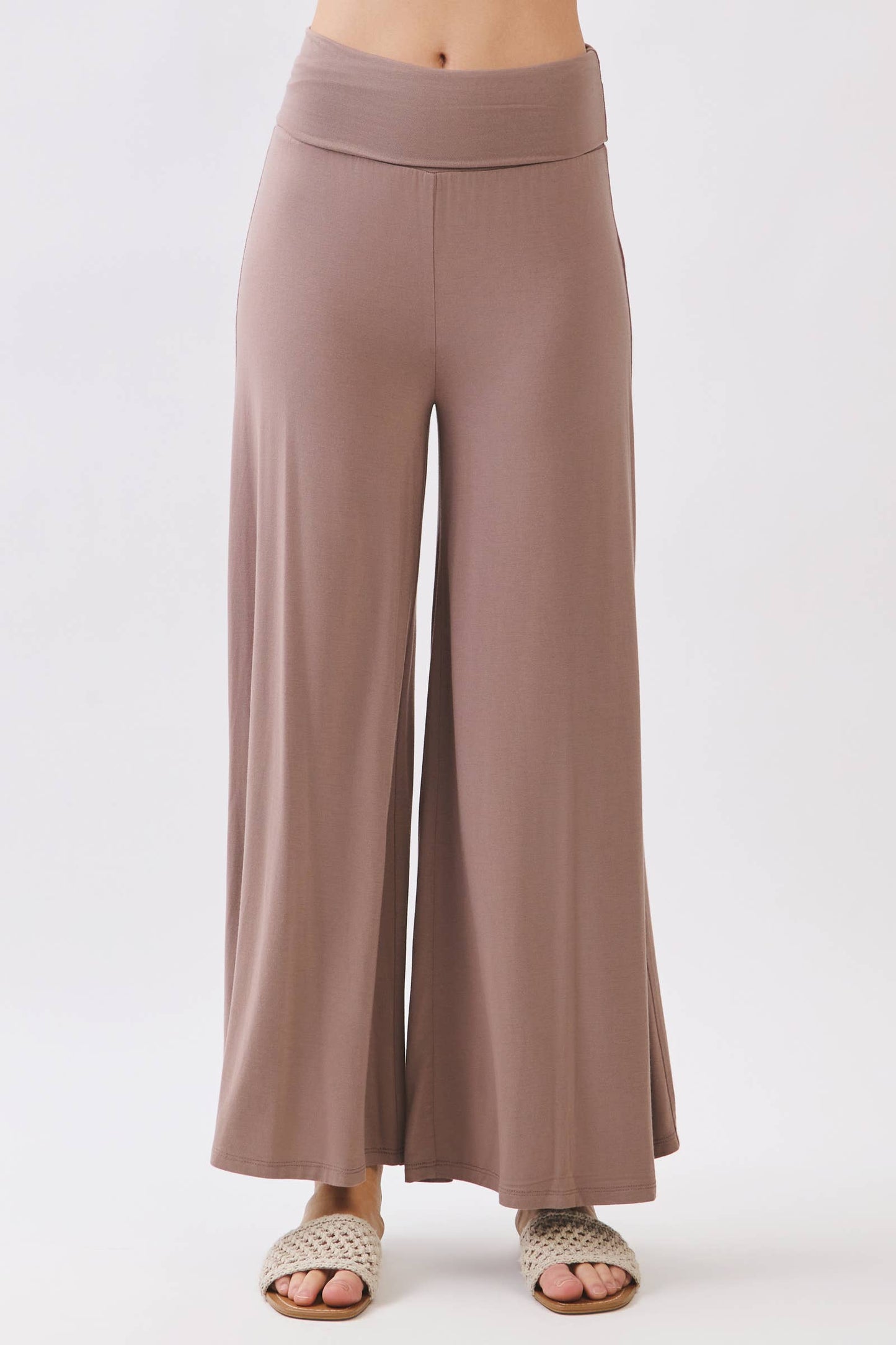 SOLID WIDE LEG CROP PANTS - Final Touch