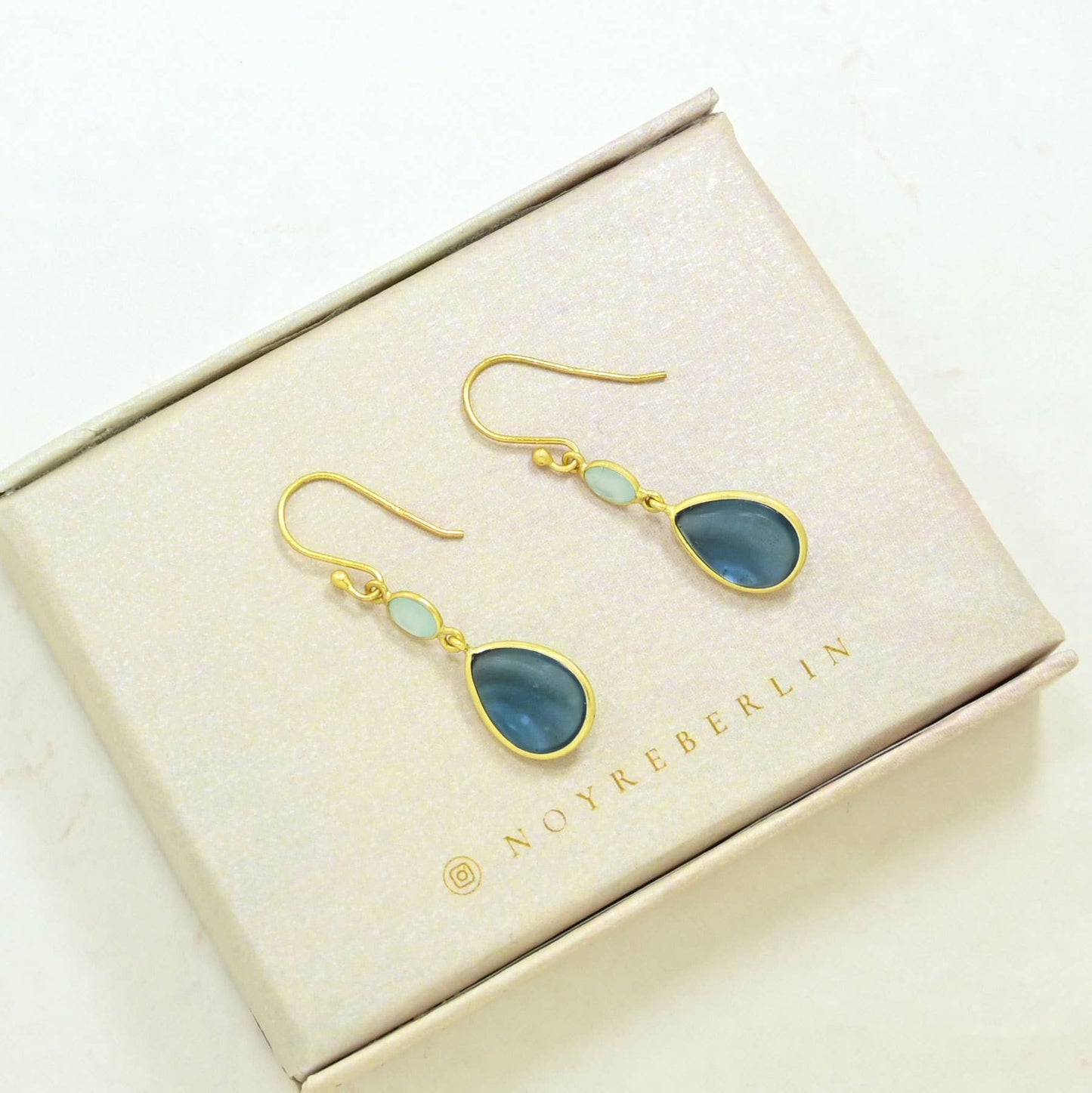 Schmuckoo x Noyre Berlin - Lou Earring Gold Silver 925 - Blue Iolite & Aqua Chalcedony