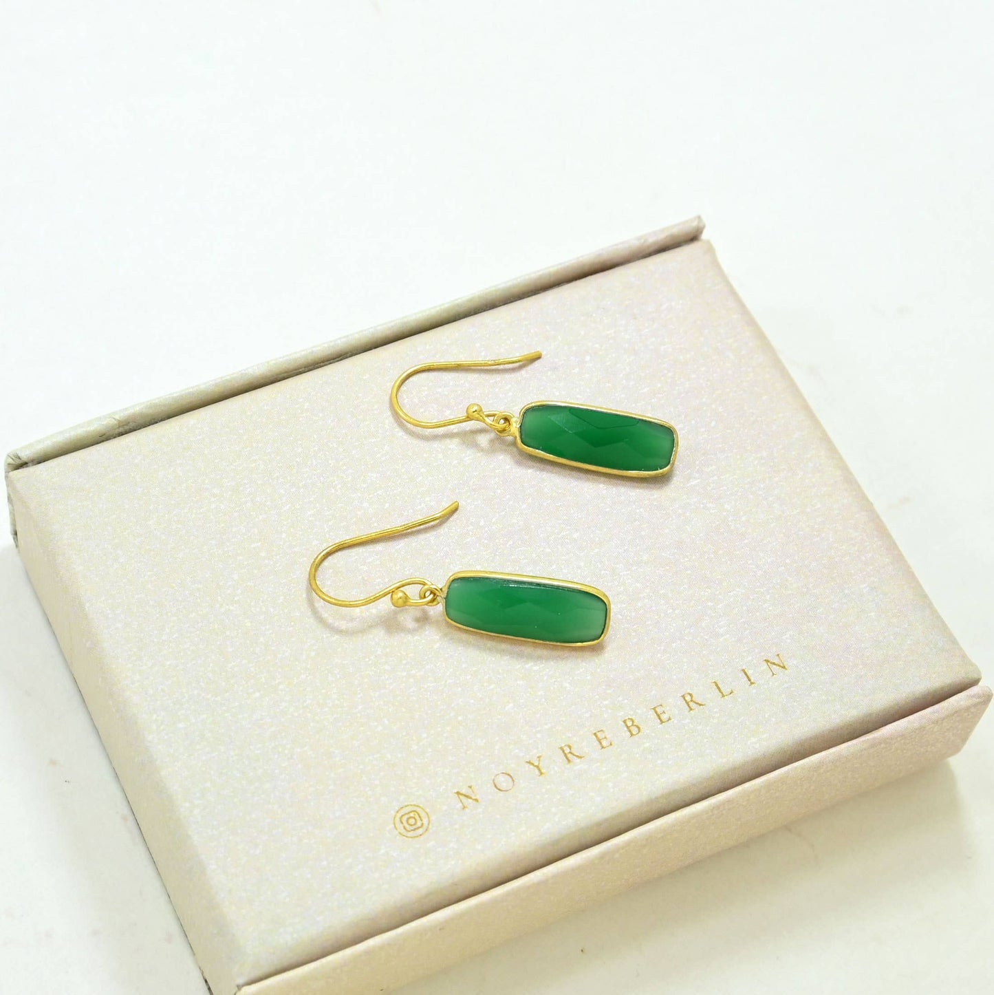 Schmuckoo x Noyre Berlin - Polina Earring Gold Plated Silver 925 - Green Onyx