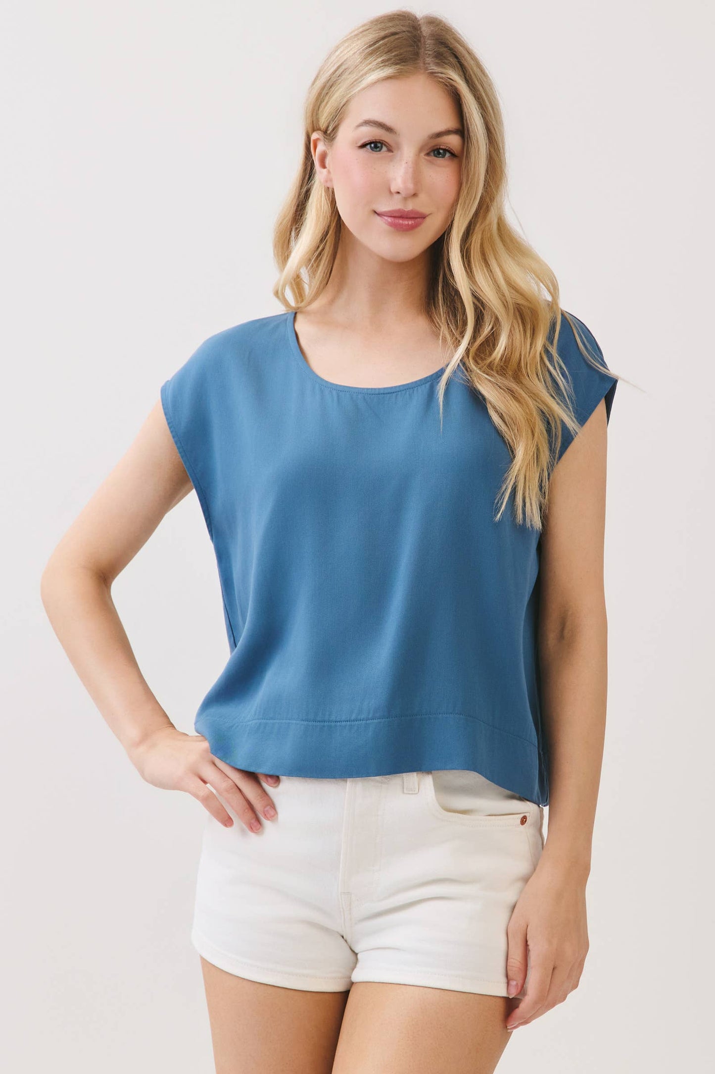 WOVEN BOXY TOP WITH EXTENDED SLEEVE - Final Touch