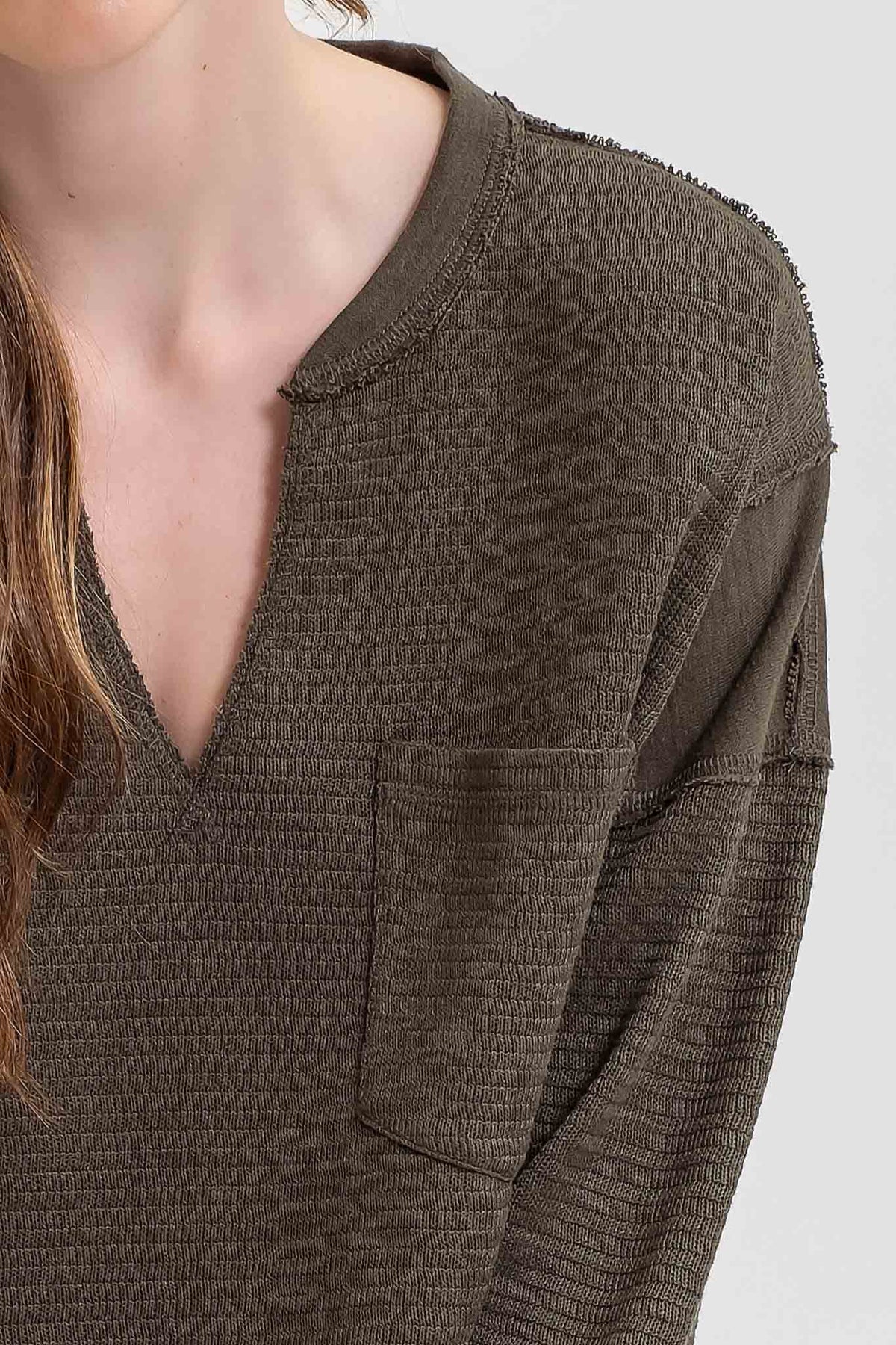 SOLID PATCHWORK SPLIT NECK KNIT TOP - Blu Pepper