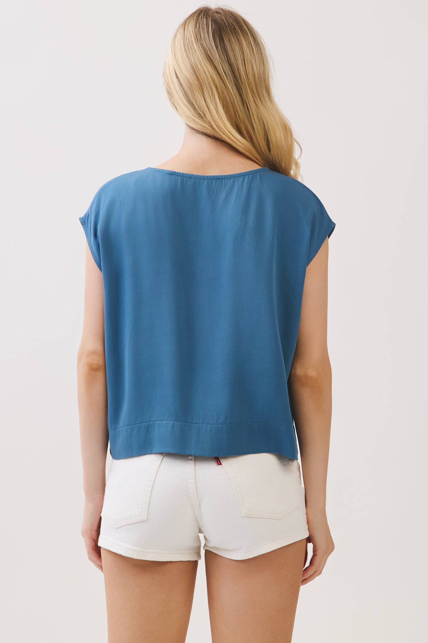 WOVEN BOXY TOP WITH EXTENDED SLEEVE - Final Touch