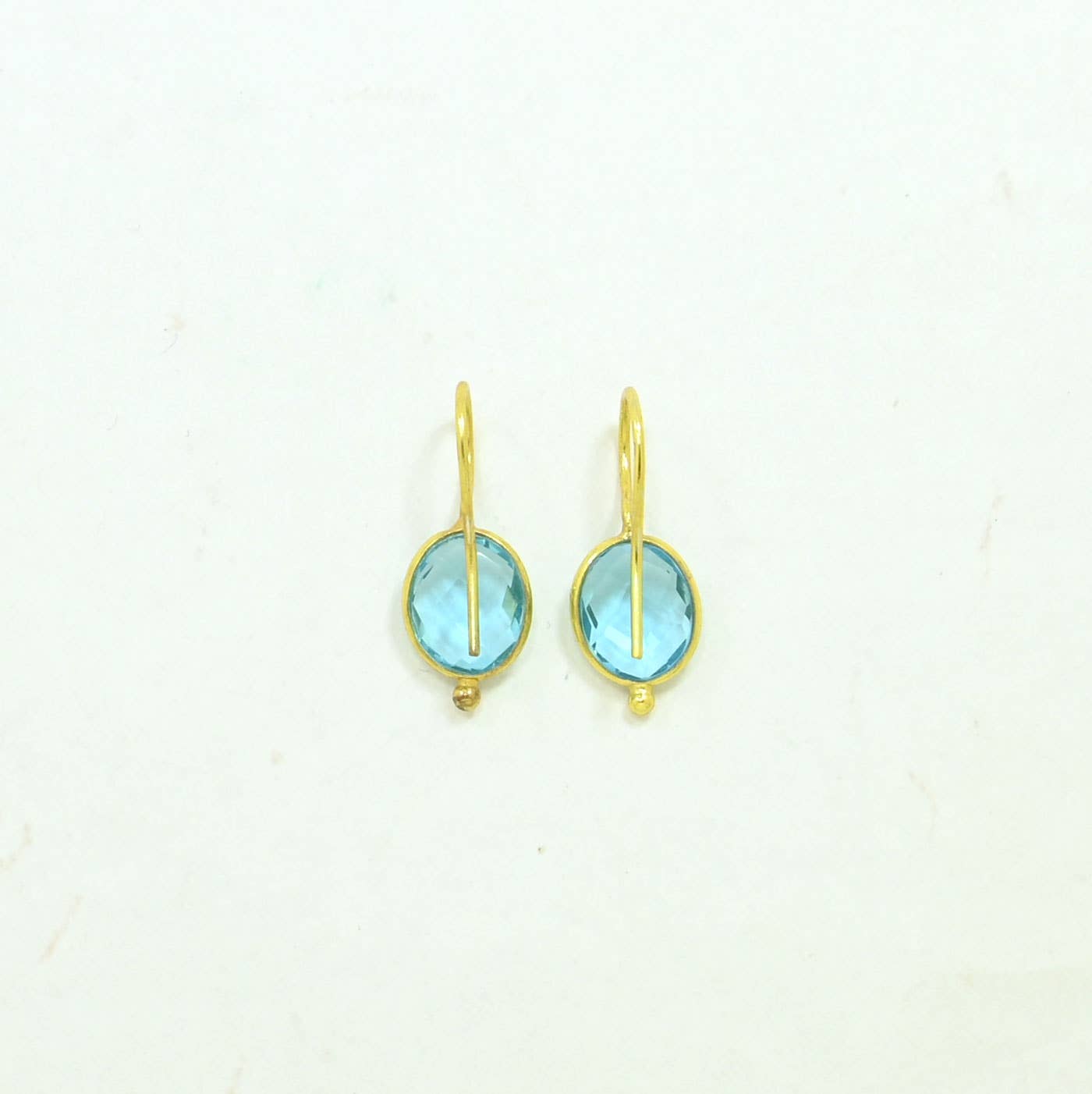 Schmuckoo x Noyre Berlin - Oval Gemstone Earring Gold Plated Silver 925 - Blue Topaz