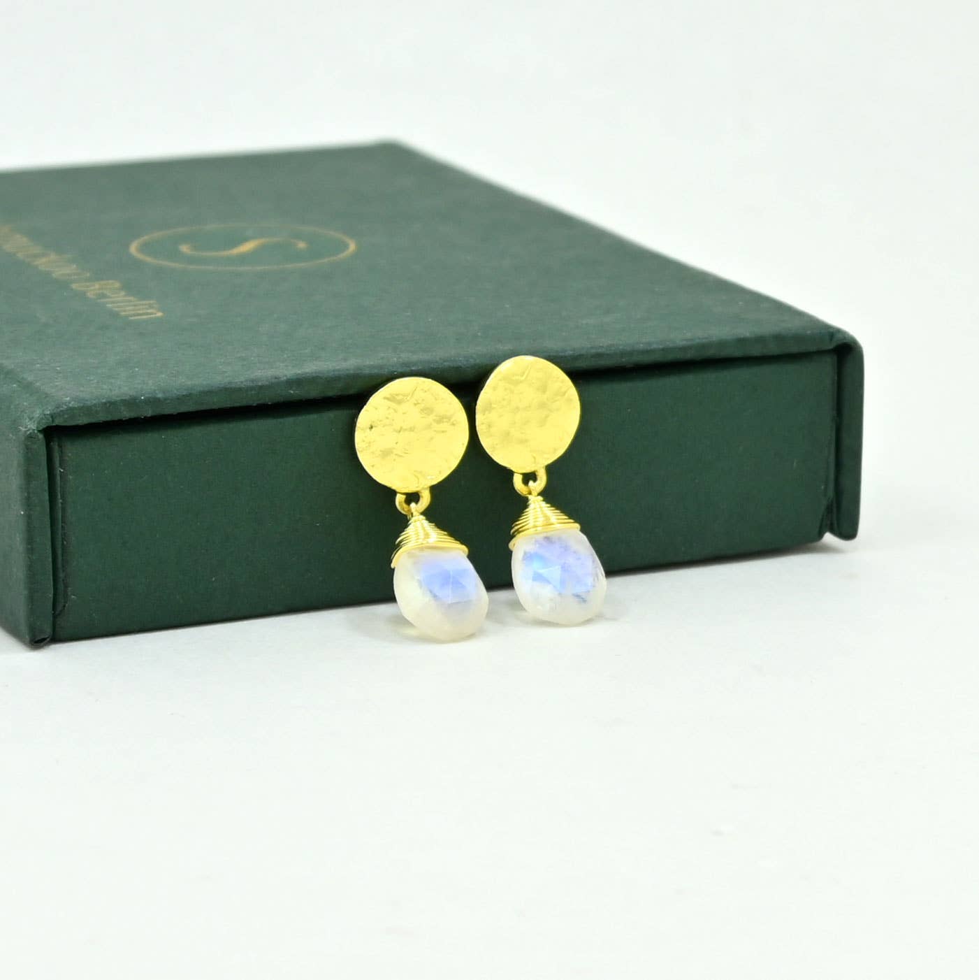 Schmuckoo x Noyre Berlin -  Abigail Earring Gold Plated - Rainbow Moonstone