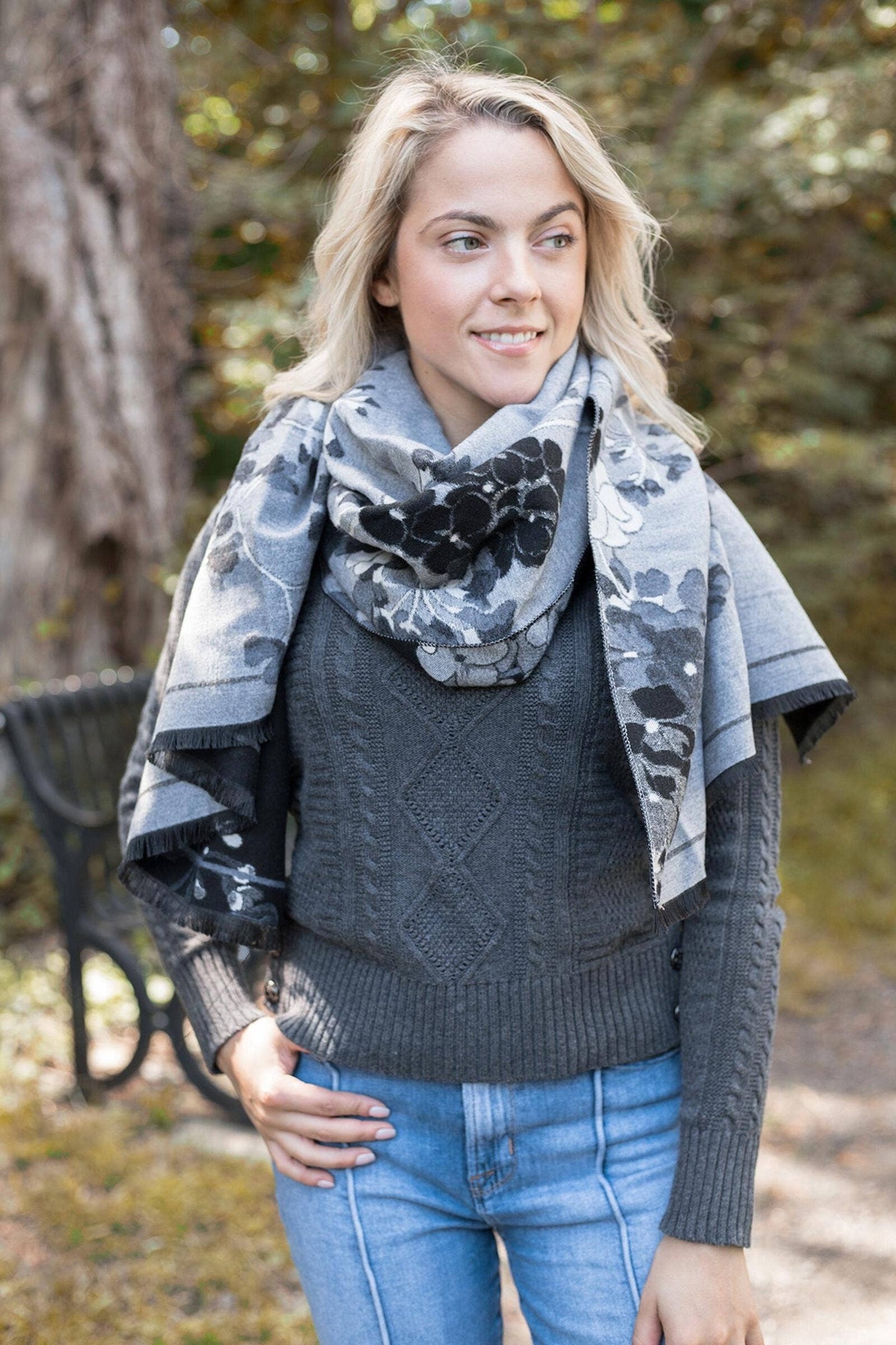 SAACHI - Reversible Denim Scarf