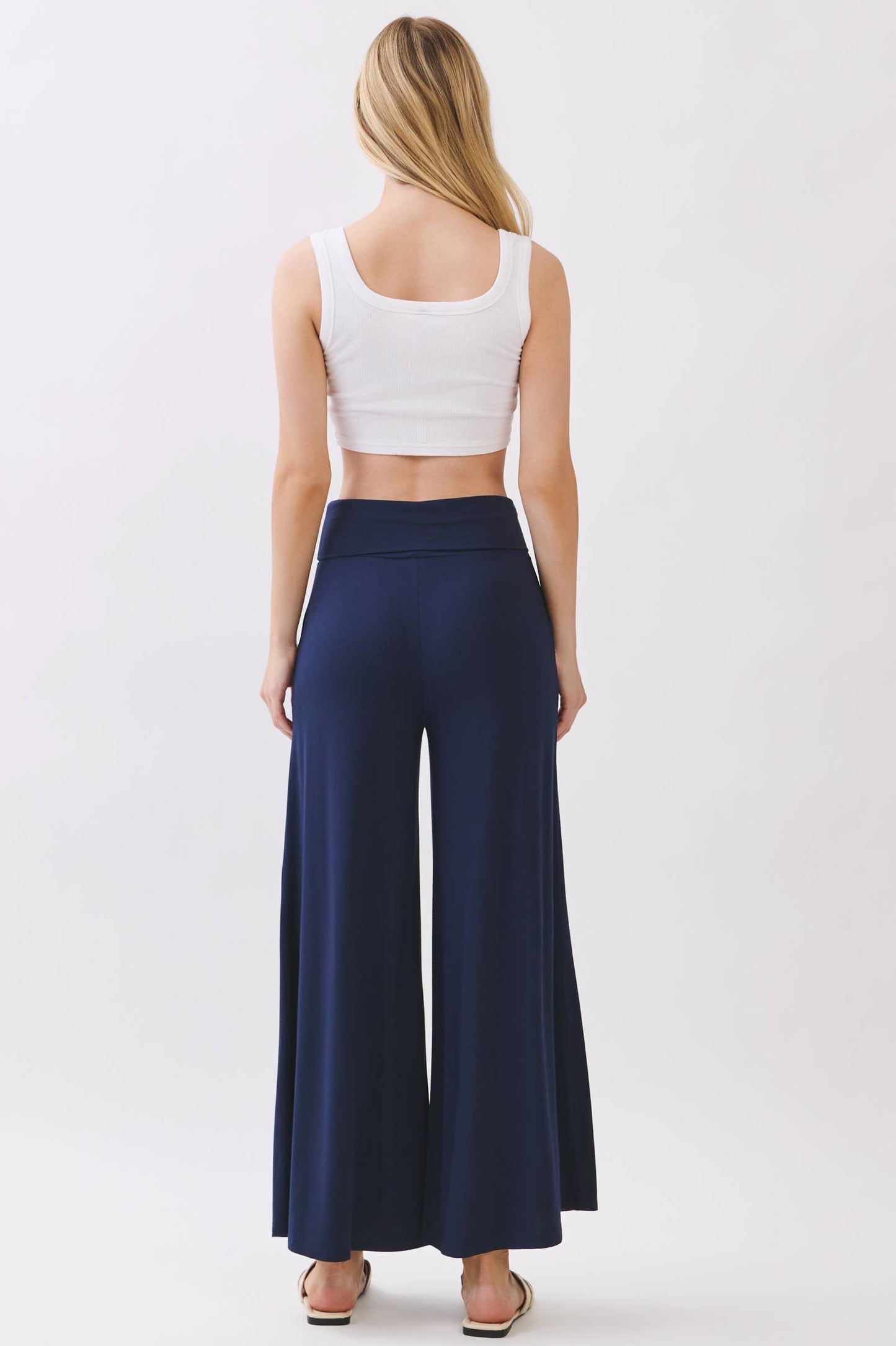 SOLID WIDE LEG CROP PANTS - Final Touch