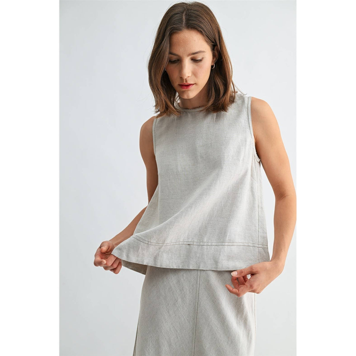 FUN2FUN - LINEN PLEATED BACK SLEEVELESS TOP