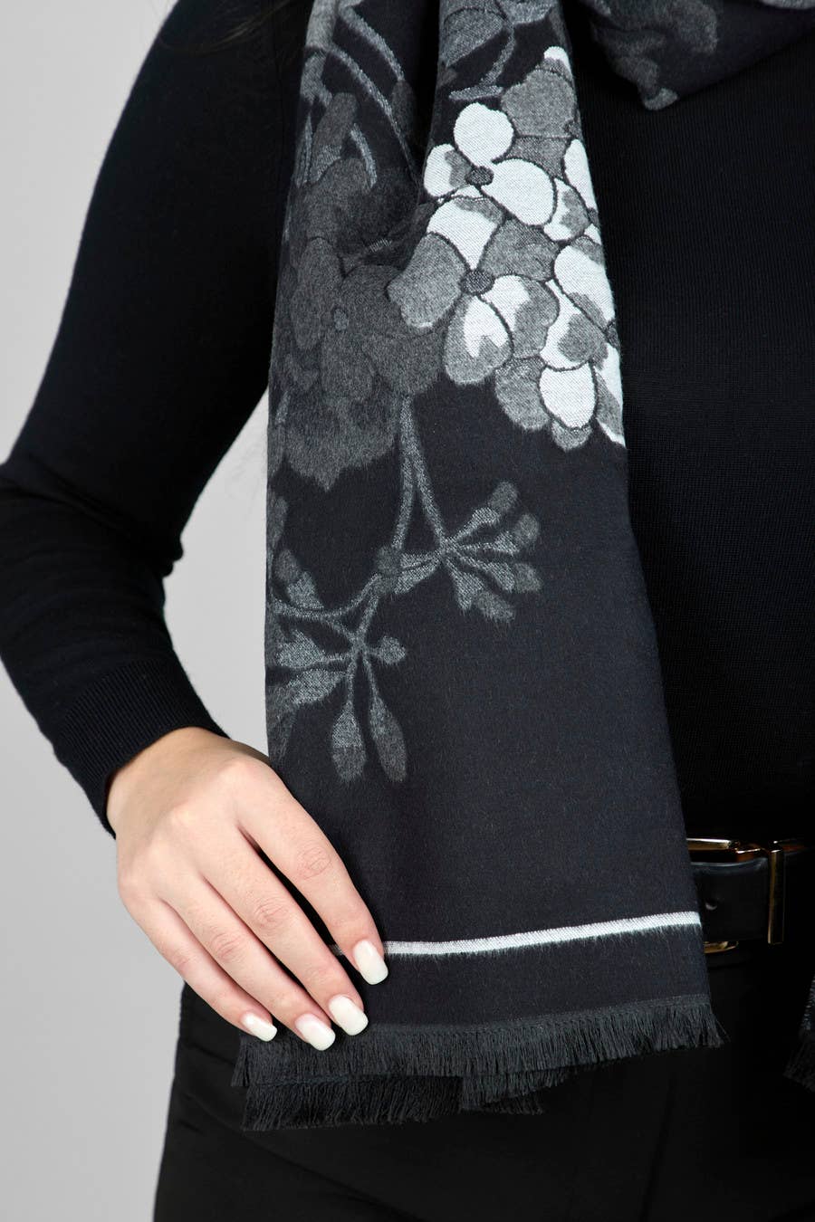 SAACHI - Reversible Denim Scarf